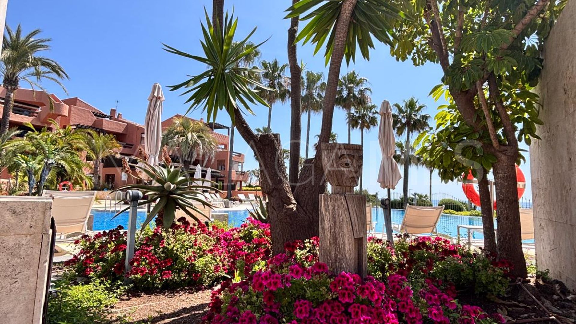For sale 3 bedrooms ground floor apartment in Beach Side New Golden Mile