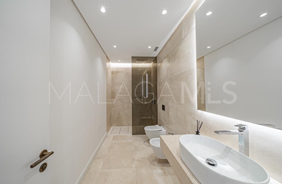 Se vende villa with 6 bedrooms in Golden Mile