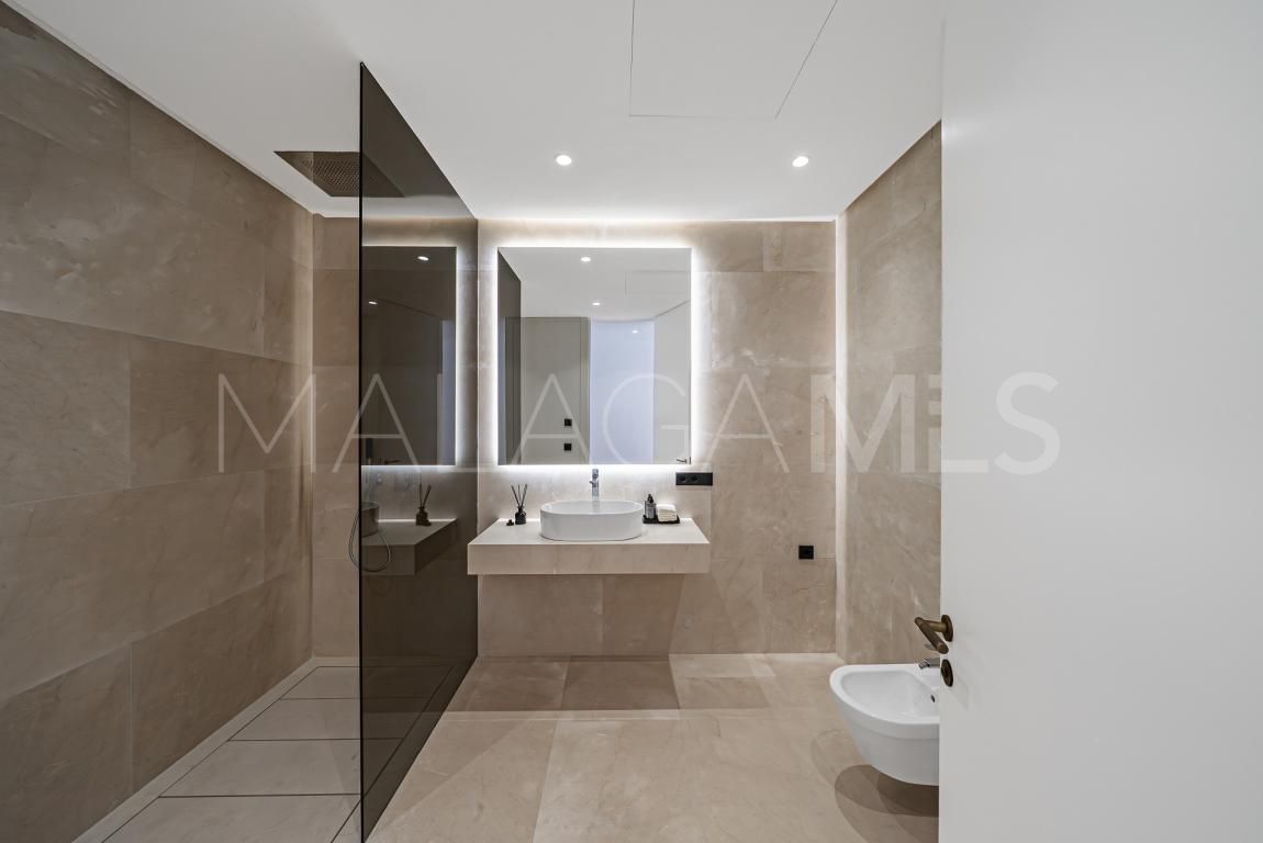 Se vende villa with 6 bedrooms in Golden Mile