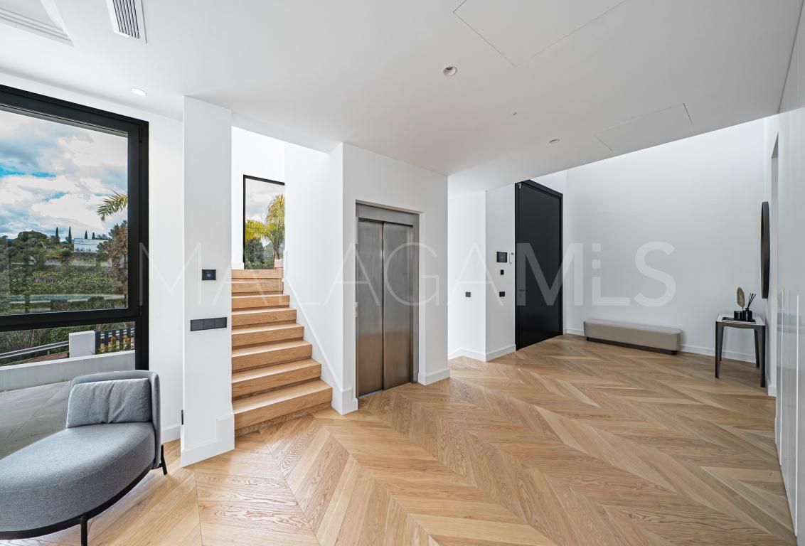 Se vende villa with 6 bedrooms in Golden Mile