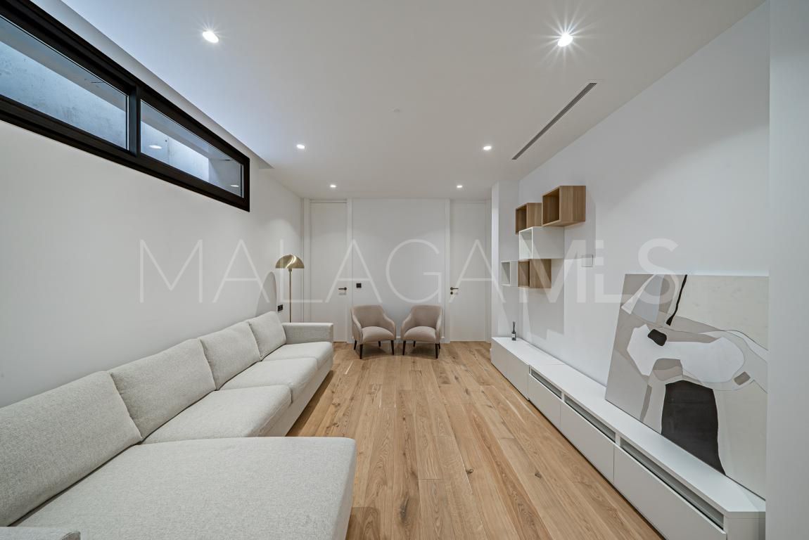 Se vende villa with 6 bedrooms in Golden Mile