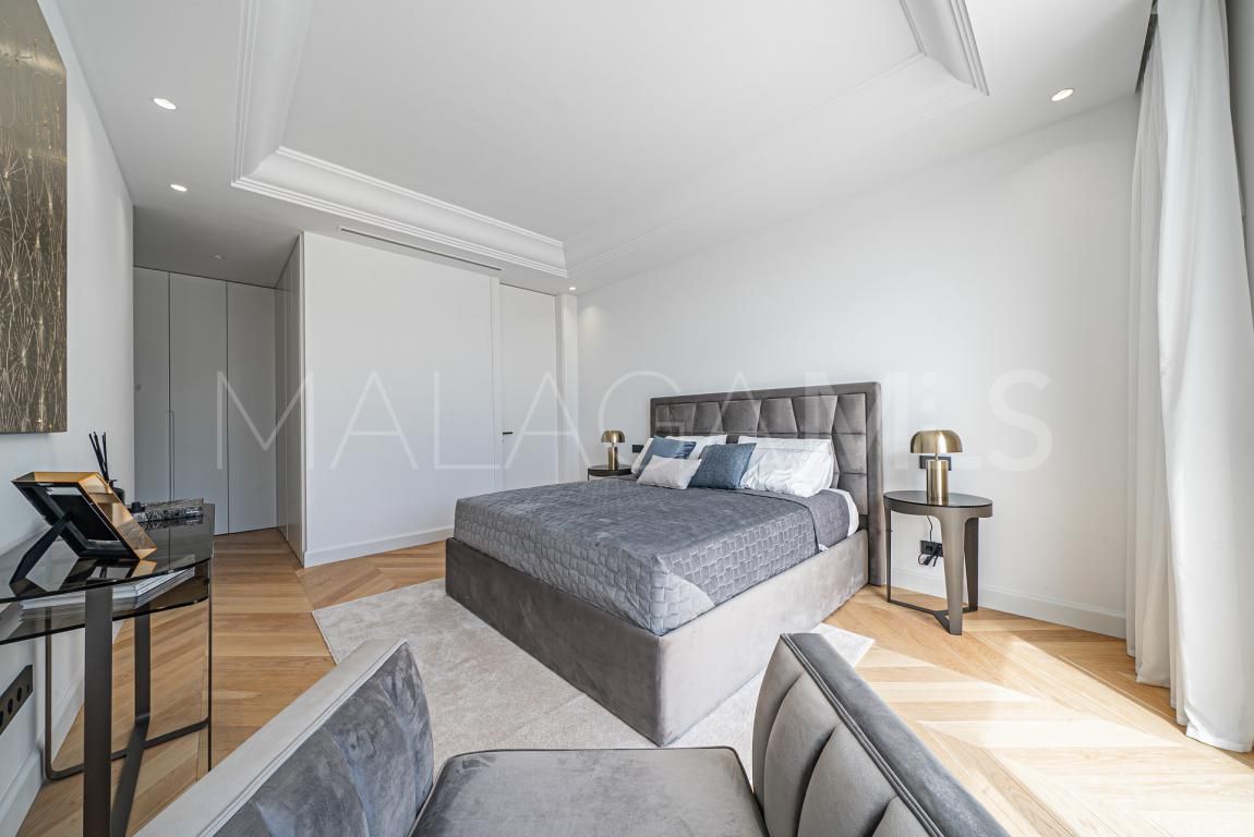 Se vende villa with 6 bedrooms in Golden Mile