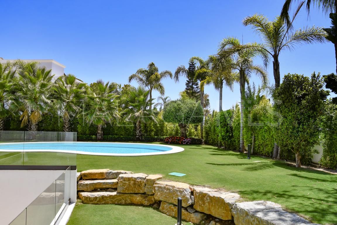 Se vende villa with 6 bedrooms in Golden Mile