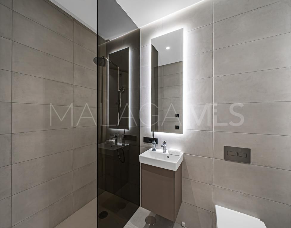 Se vende villa with 6 bedrooms in Golden Mile