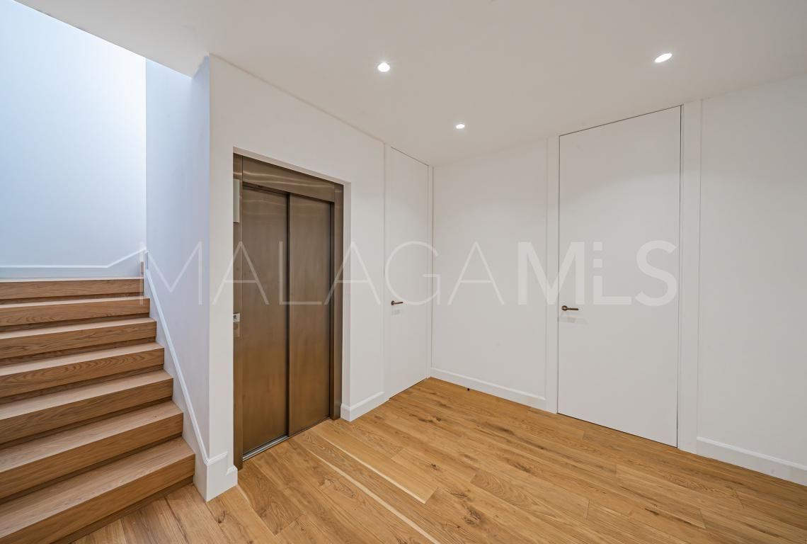 Se vende villa with 6 bedrooms in Golden Mile