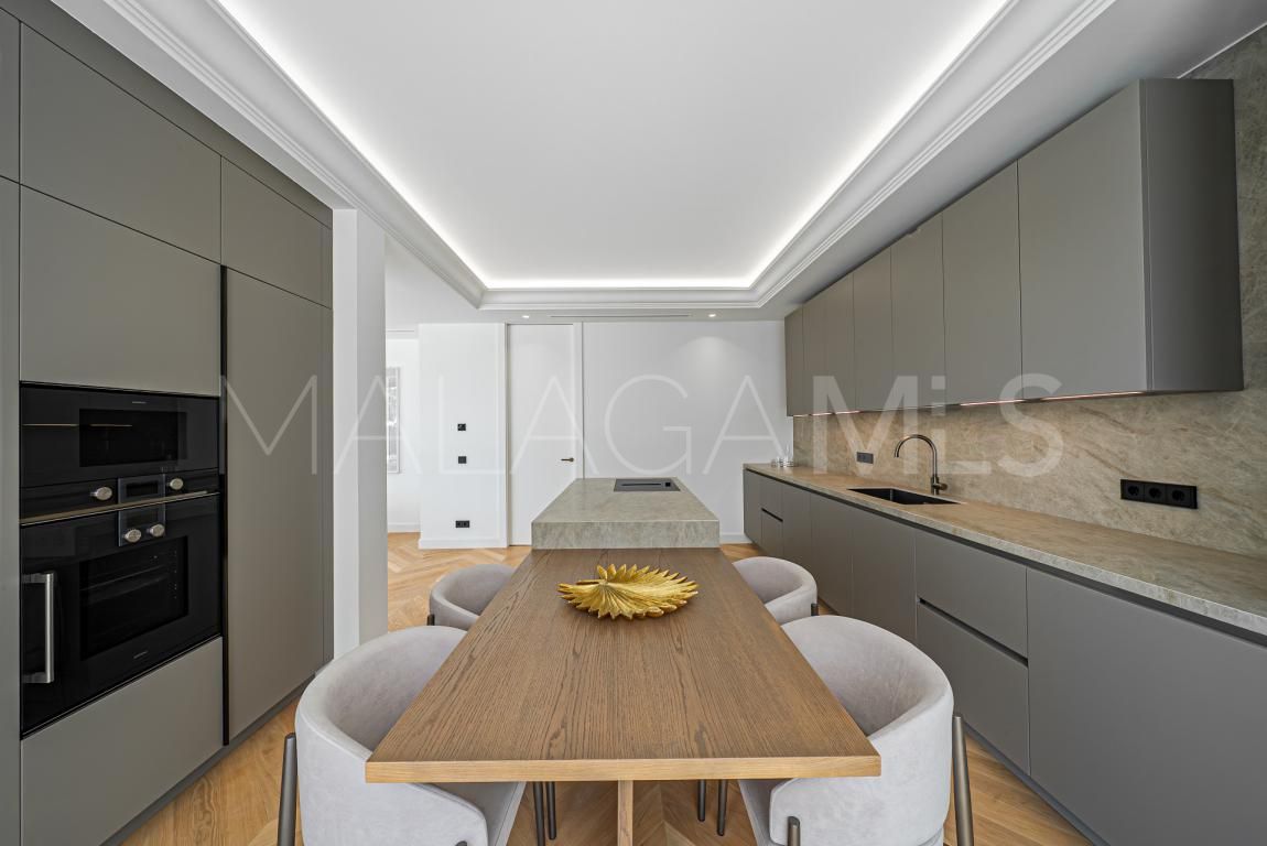 Se vende villa with 6 bedrooms in Golden Mile