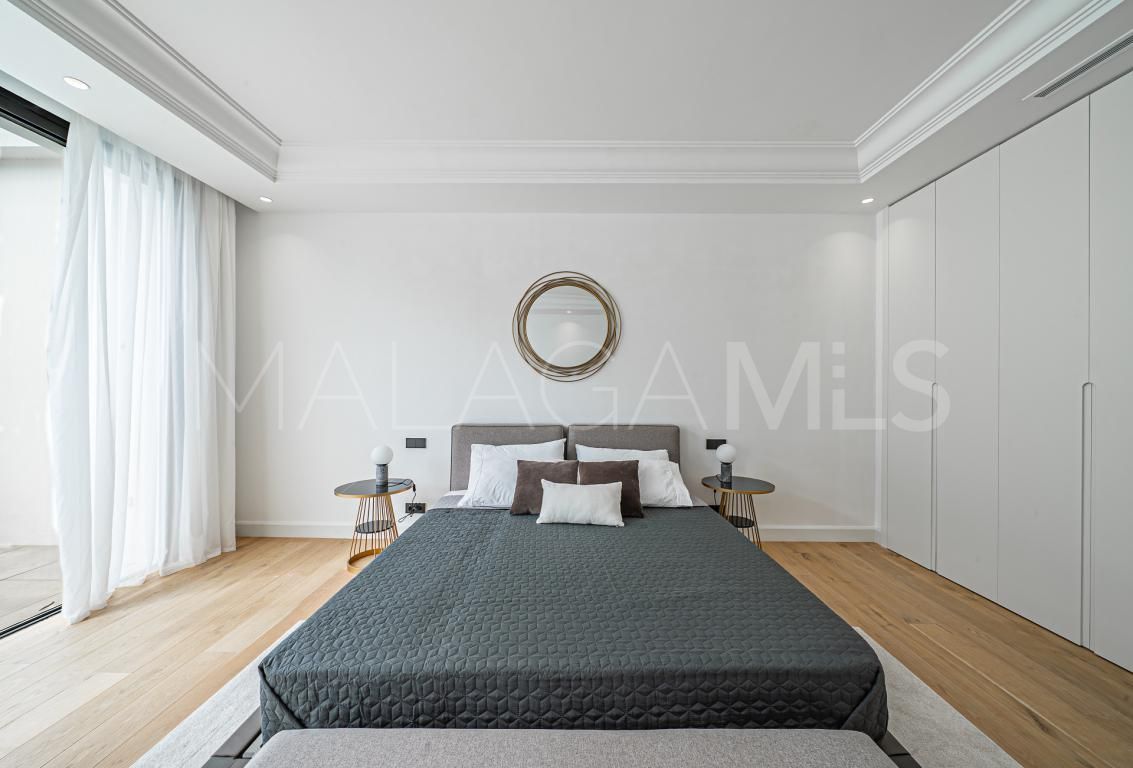 Se vende villa with 6 bedrooms in Golden Mile