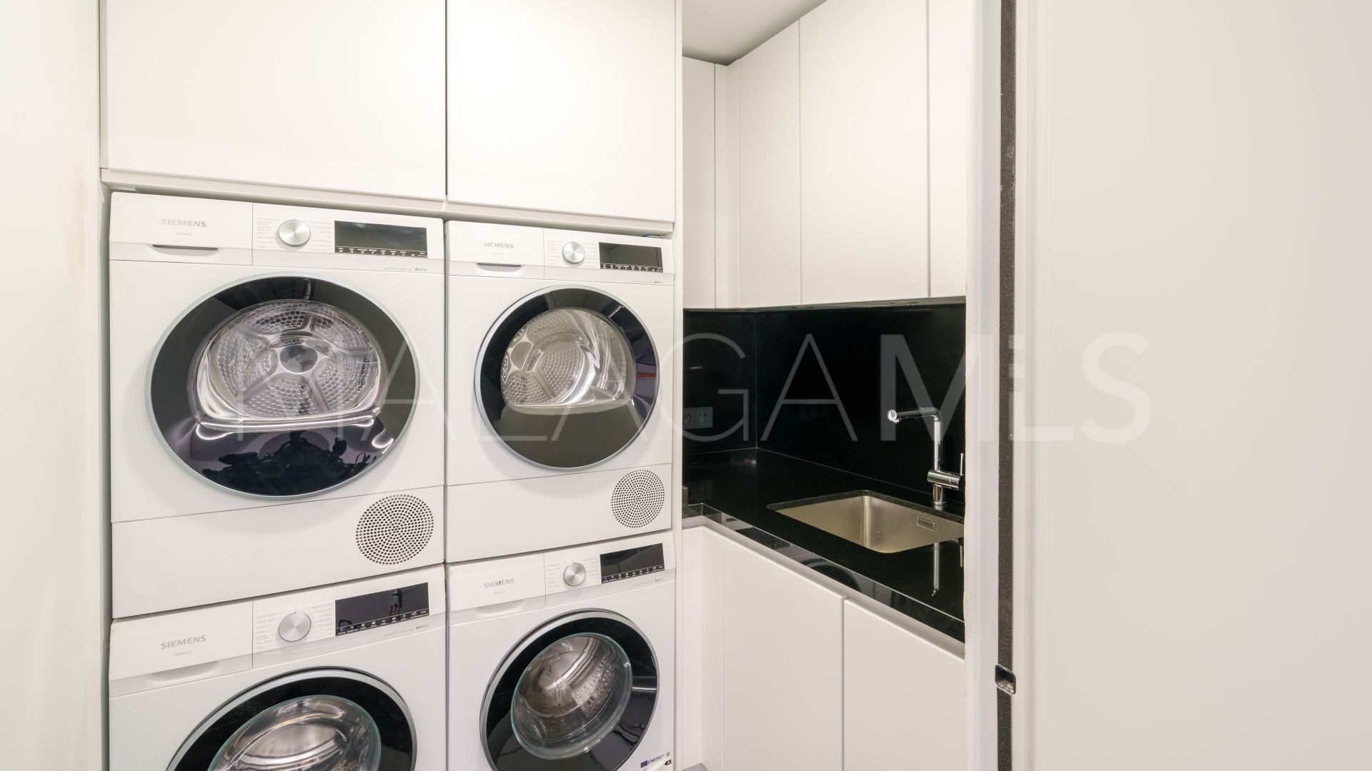 Villa for sale in Las Brisas