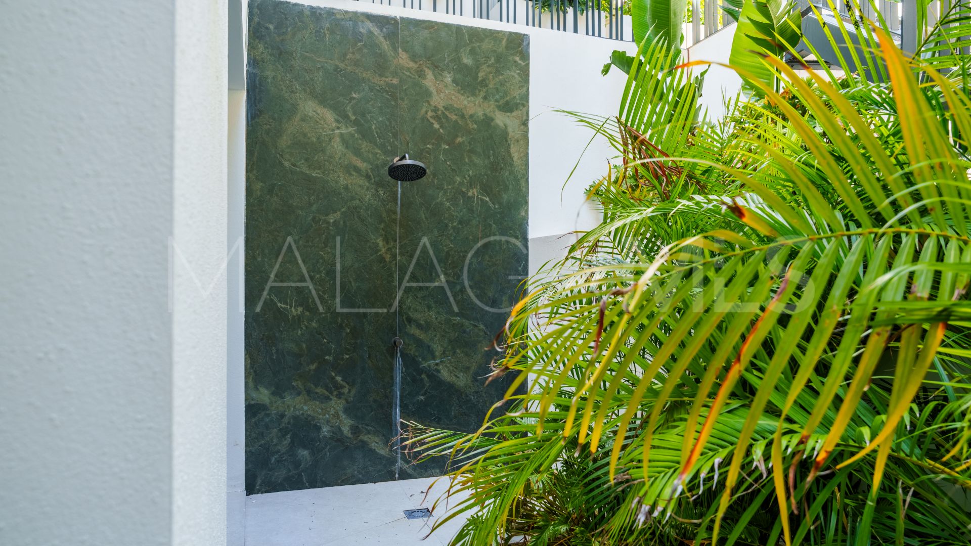 Villa for sale in Las Brisas