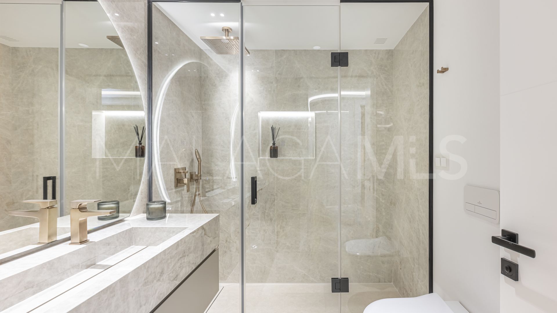 Apartamento for sale in Estepona with 3 bedrooms