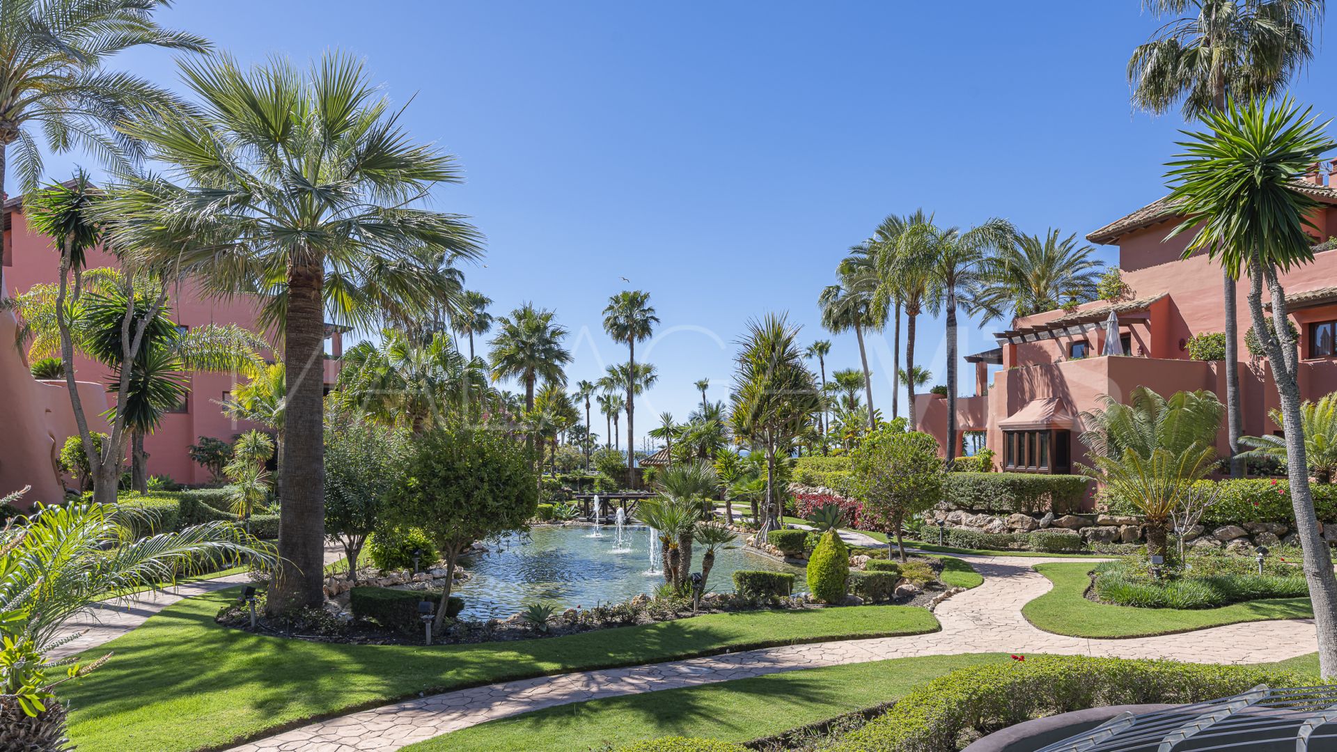 3 bedrooms Estepona penthouse for sale