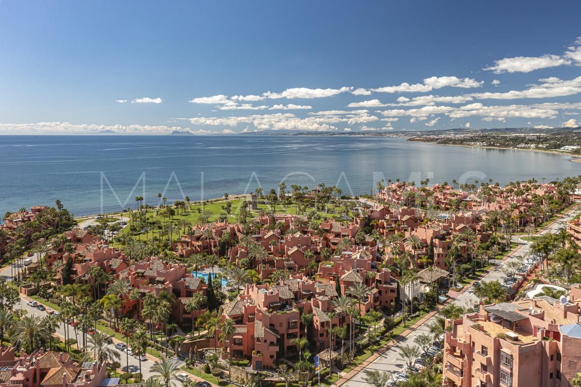 Ático with 3 bedrooms for sale in Estepona