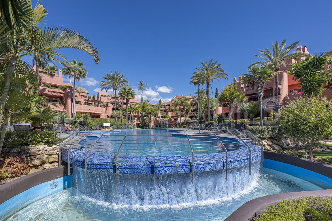 Ático with 3 bedrooms for sale in Estepona