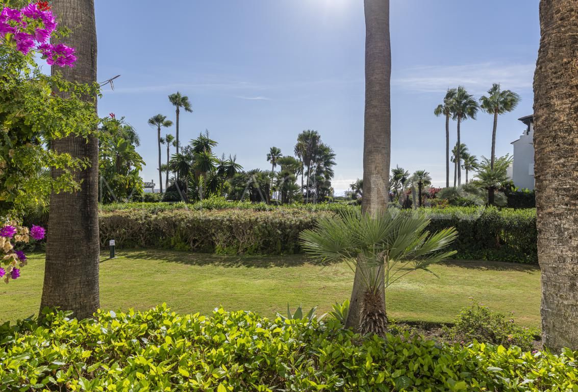For sale apartment in Estepona