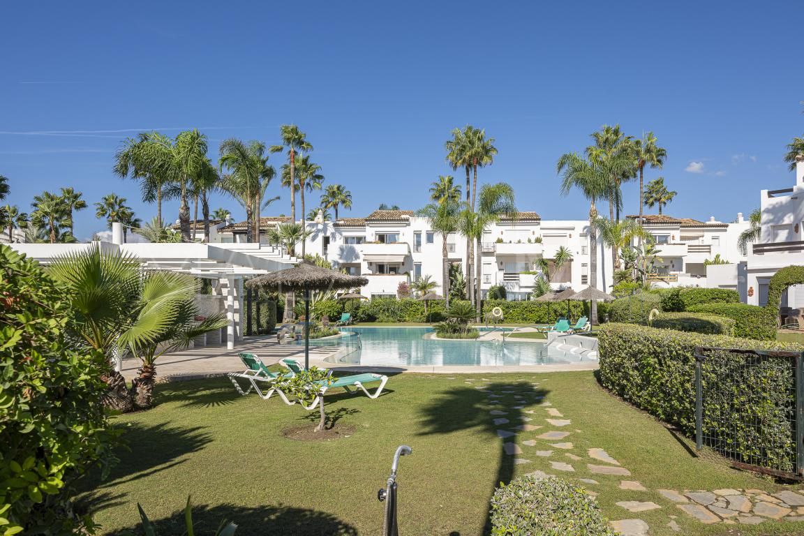 For sale apartment in Estepona