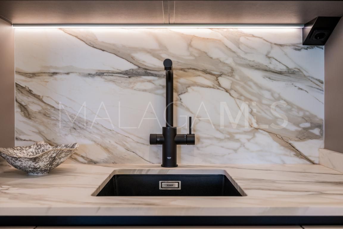 For sale apartment in Estepona