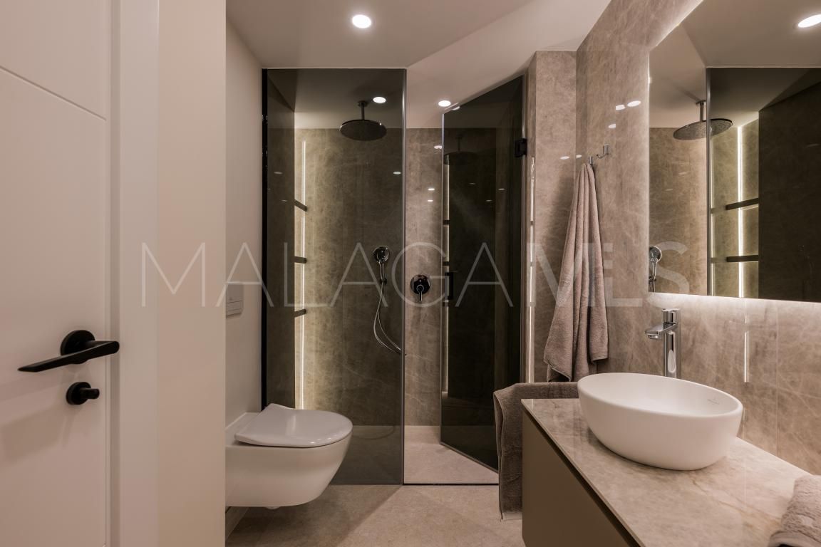 For sale apartment in Estepona