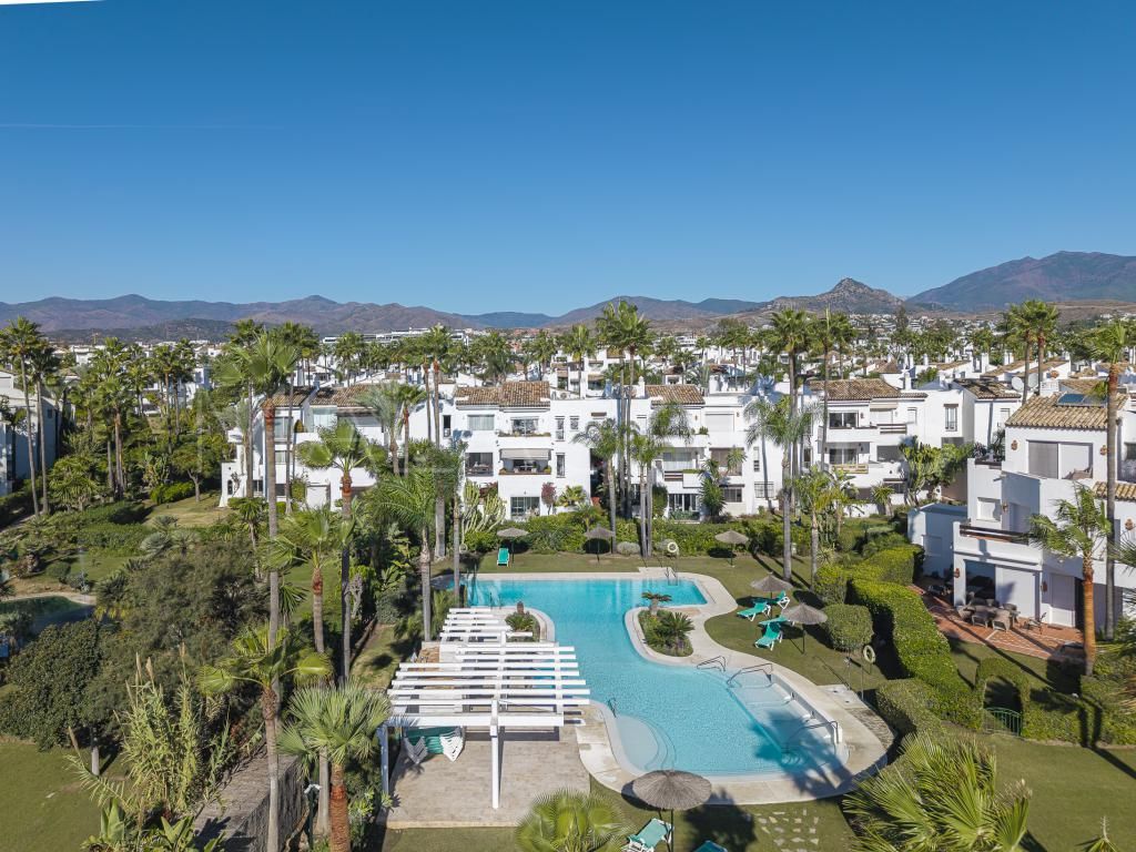 For sale apartment in Estepona