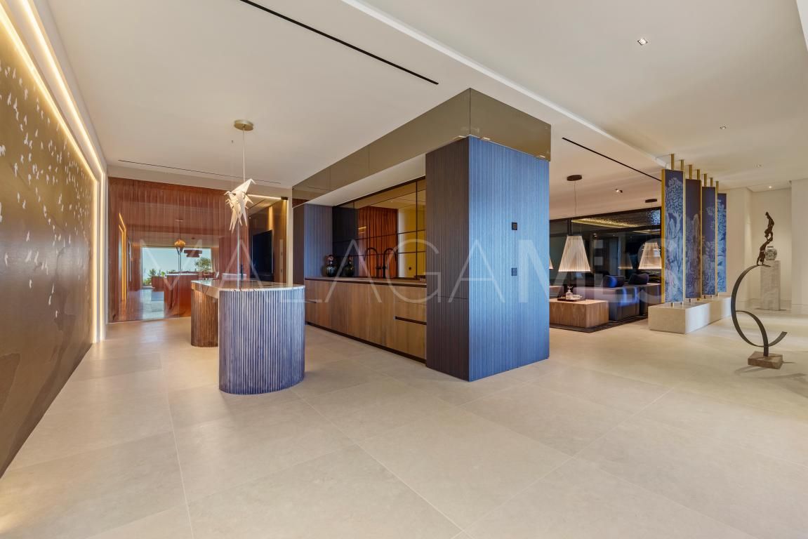 8 bedrooms La Quinta villa for sale