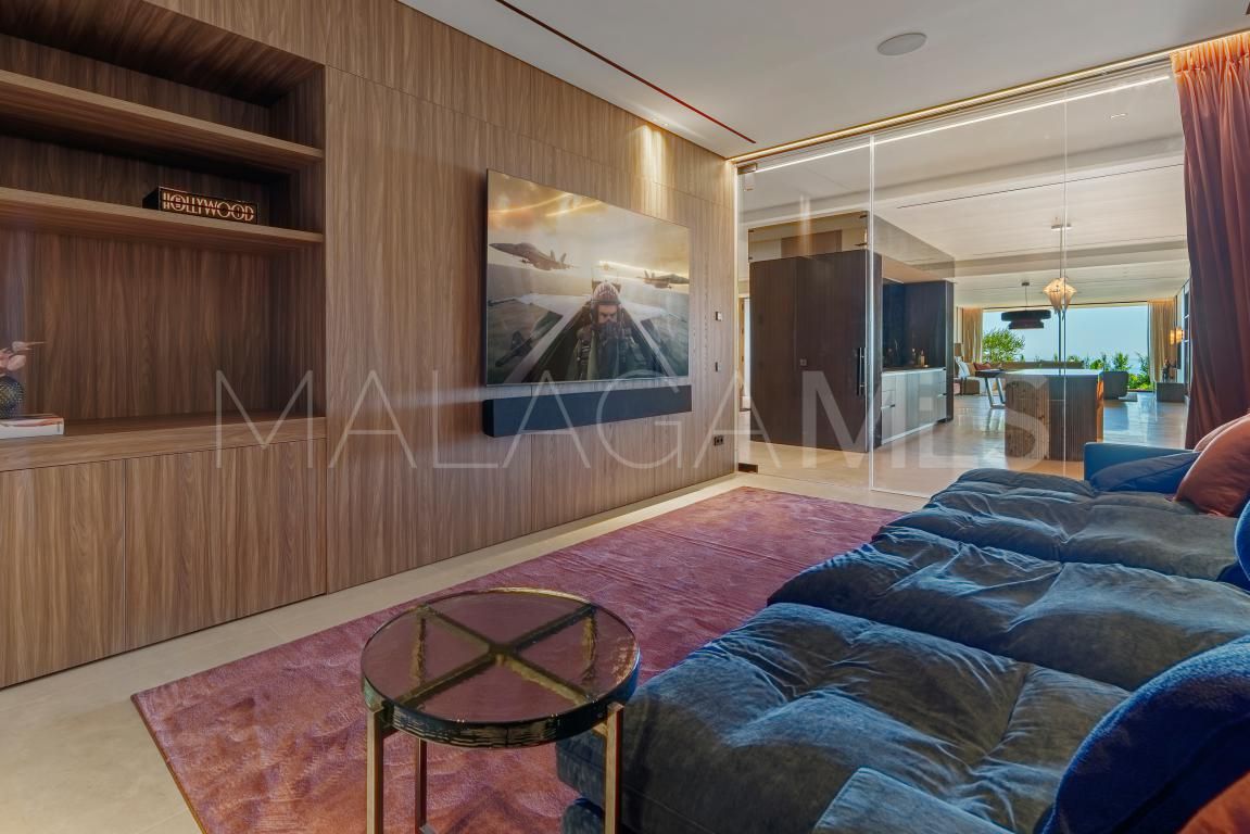 8 bedrooms La Quinta villa for sale