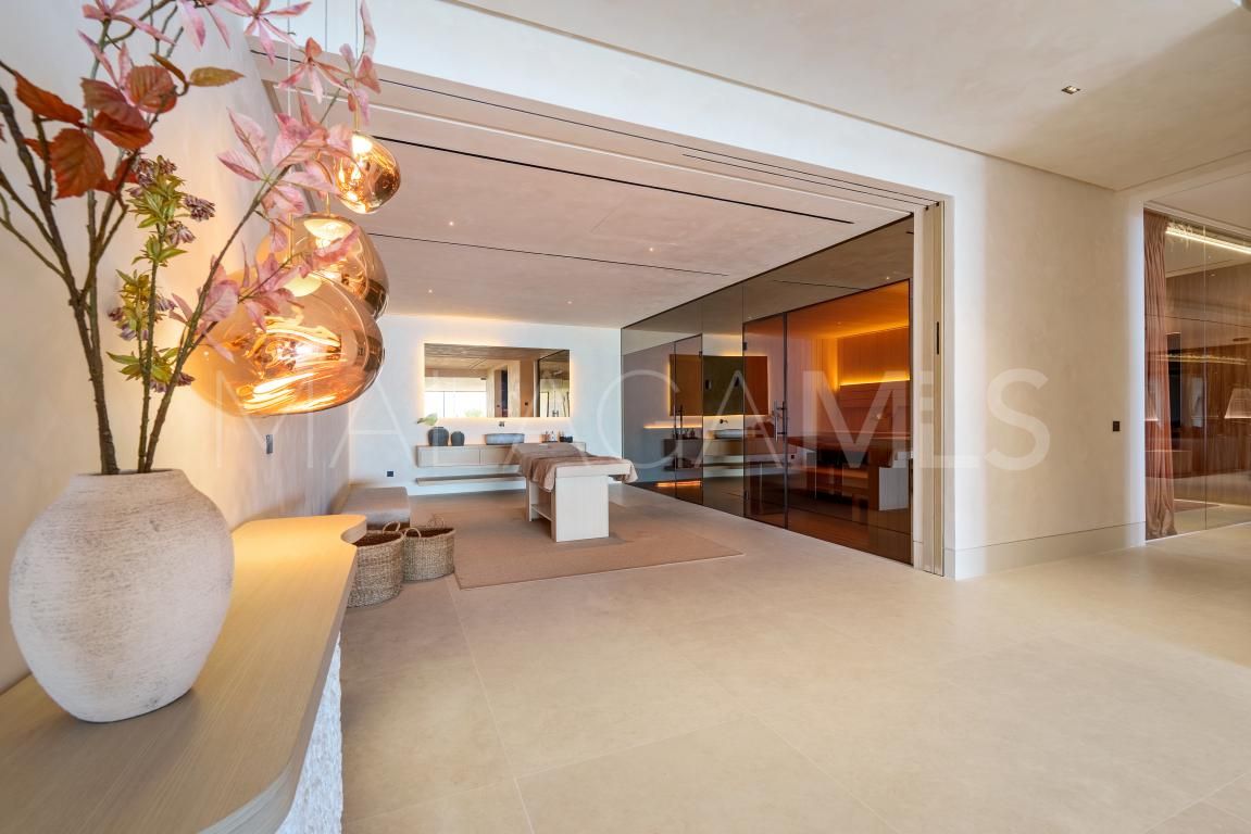 8 bedrooms La Quinta villa for sale