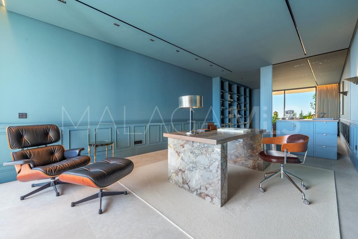 8 bedrooms La Quinta villa for sale