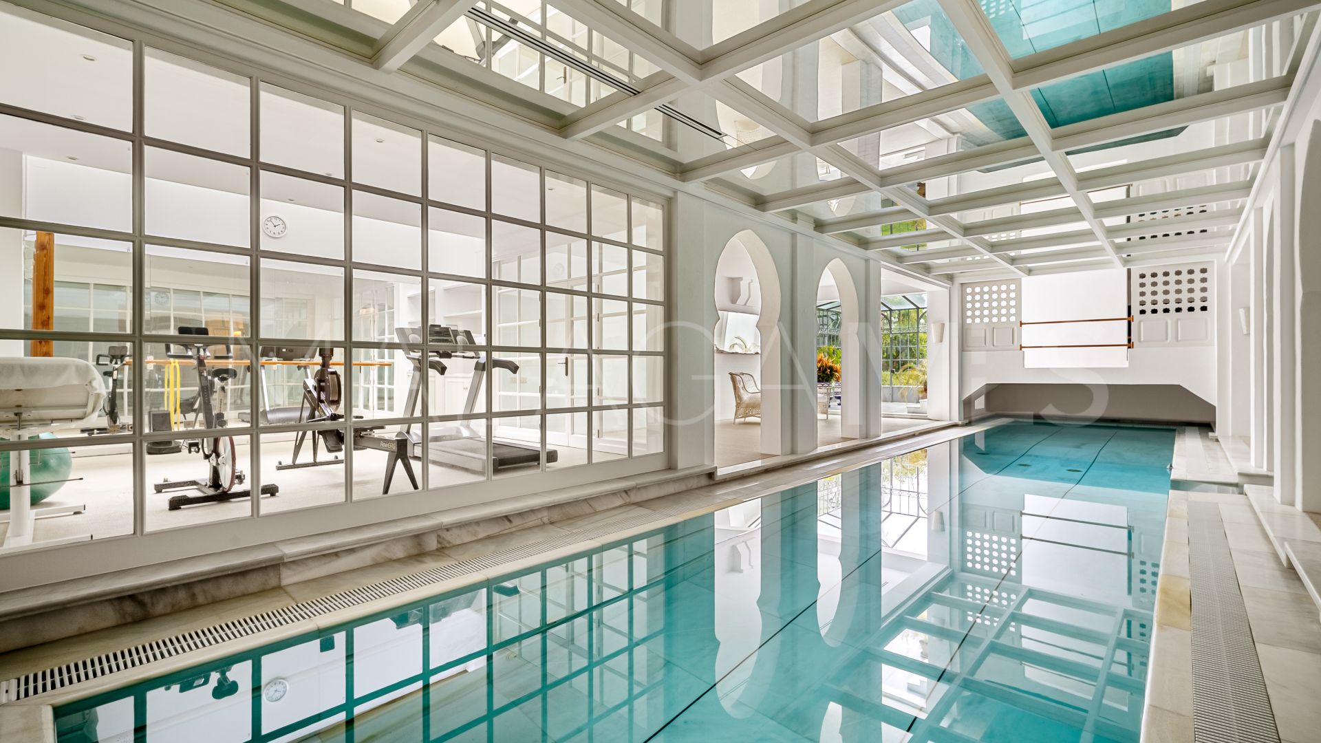 Villa for sale in Marbella Golden Mile