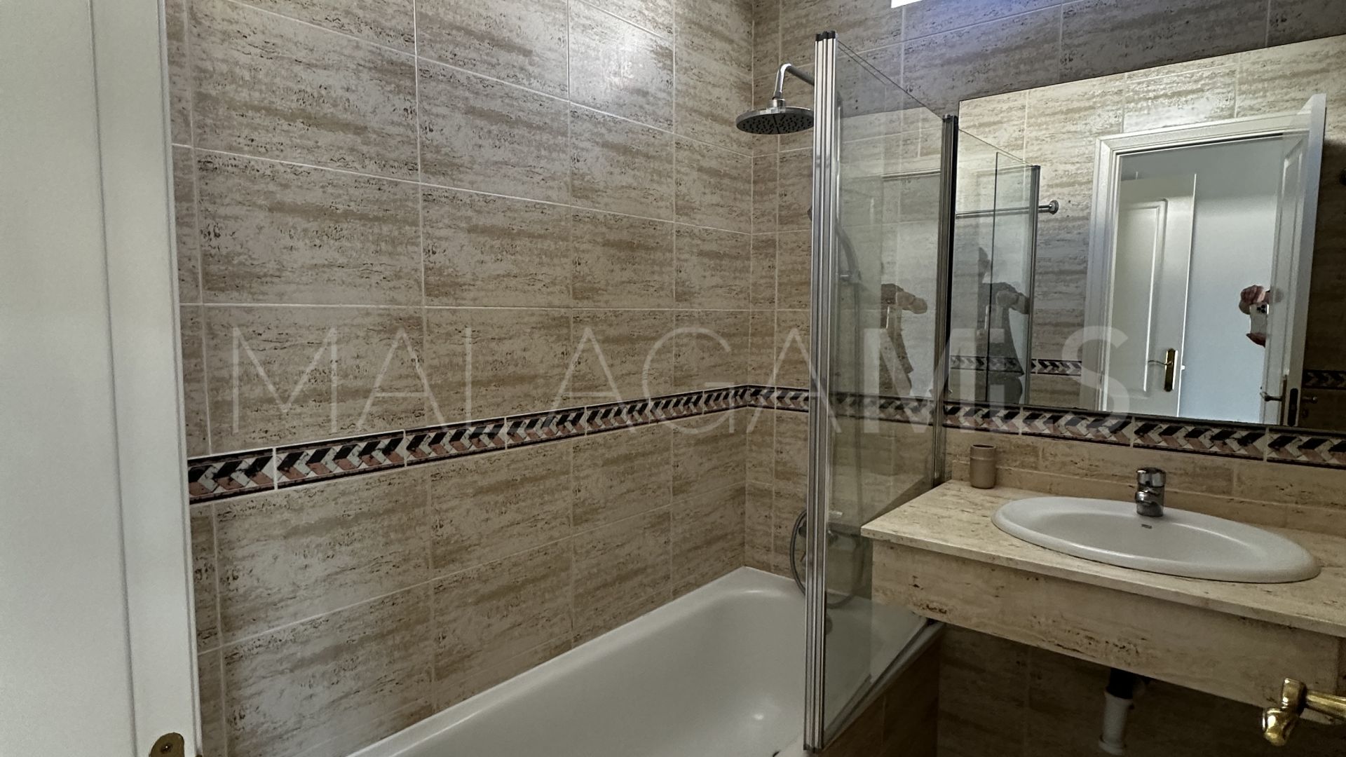 Buy apartamento de 2 bedrooms in Nueva Andalucia