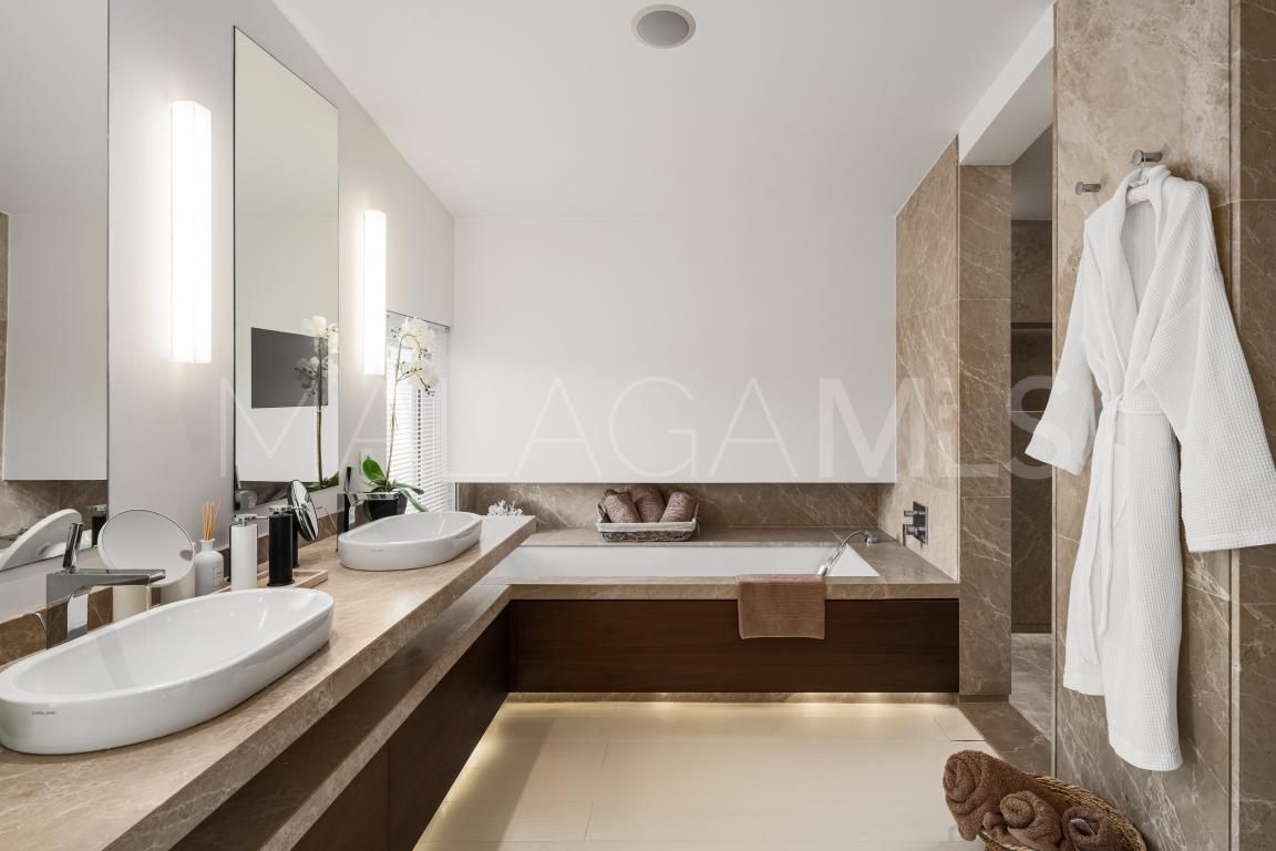 Villa for sale in Puente Romano