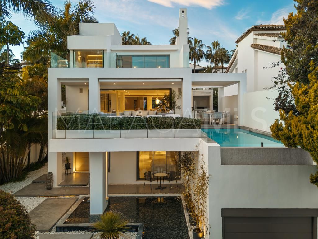 Villa for sale in Puente Romano