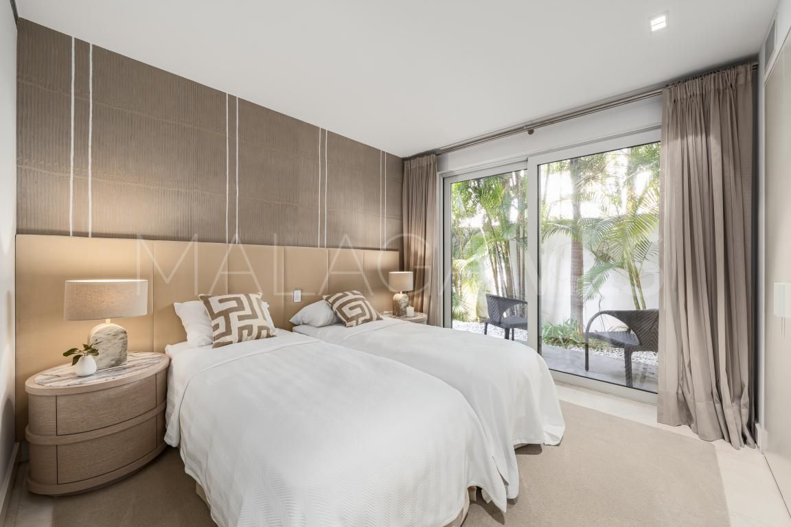 Villa for sale in Puente Romano