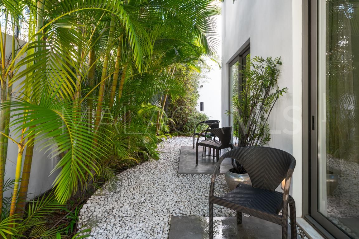 Villa for sale in Puente Romano