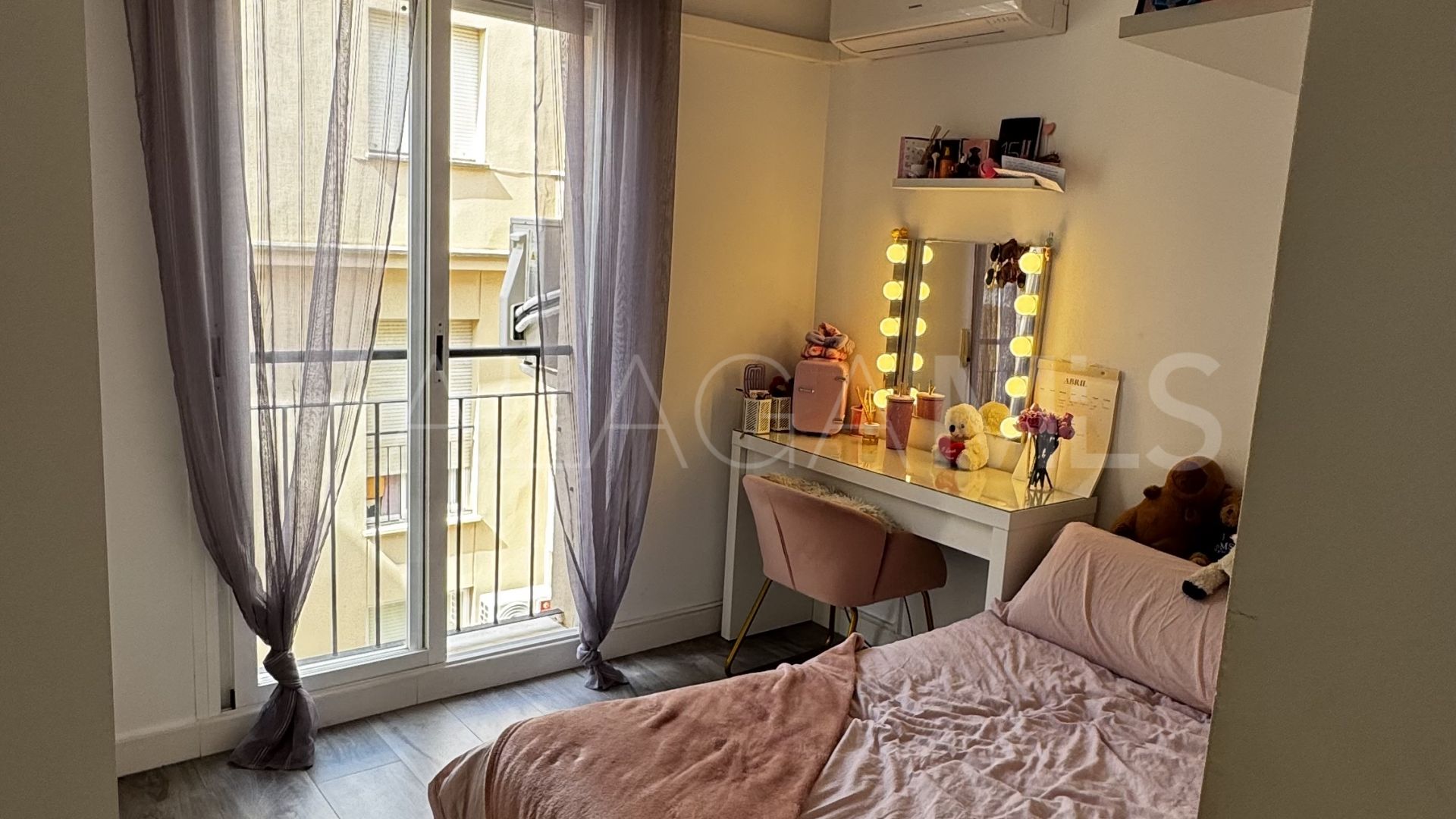 For sale Las Lagunas apartment with 3 bedrooms