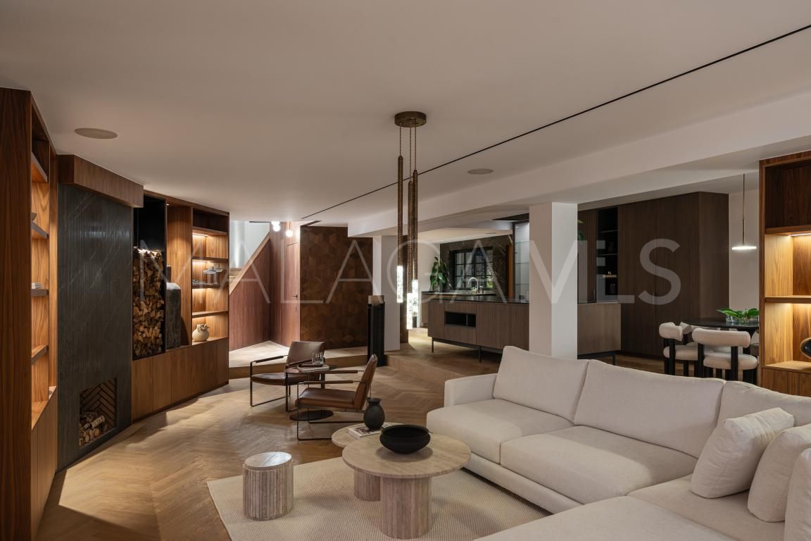 Villa for sale in Nueva Andalucia