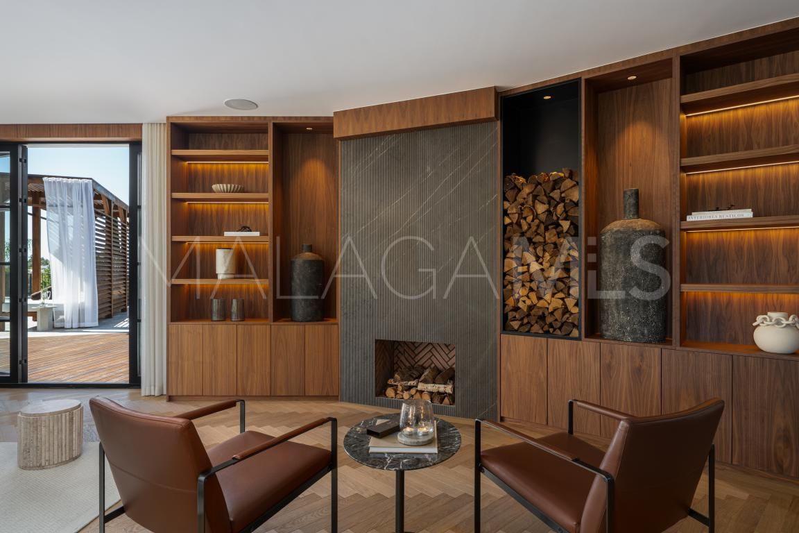 Villa for sale in Nueva Andalucia