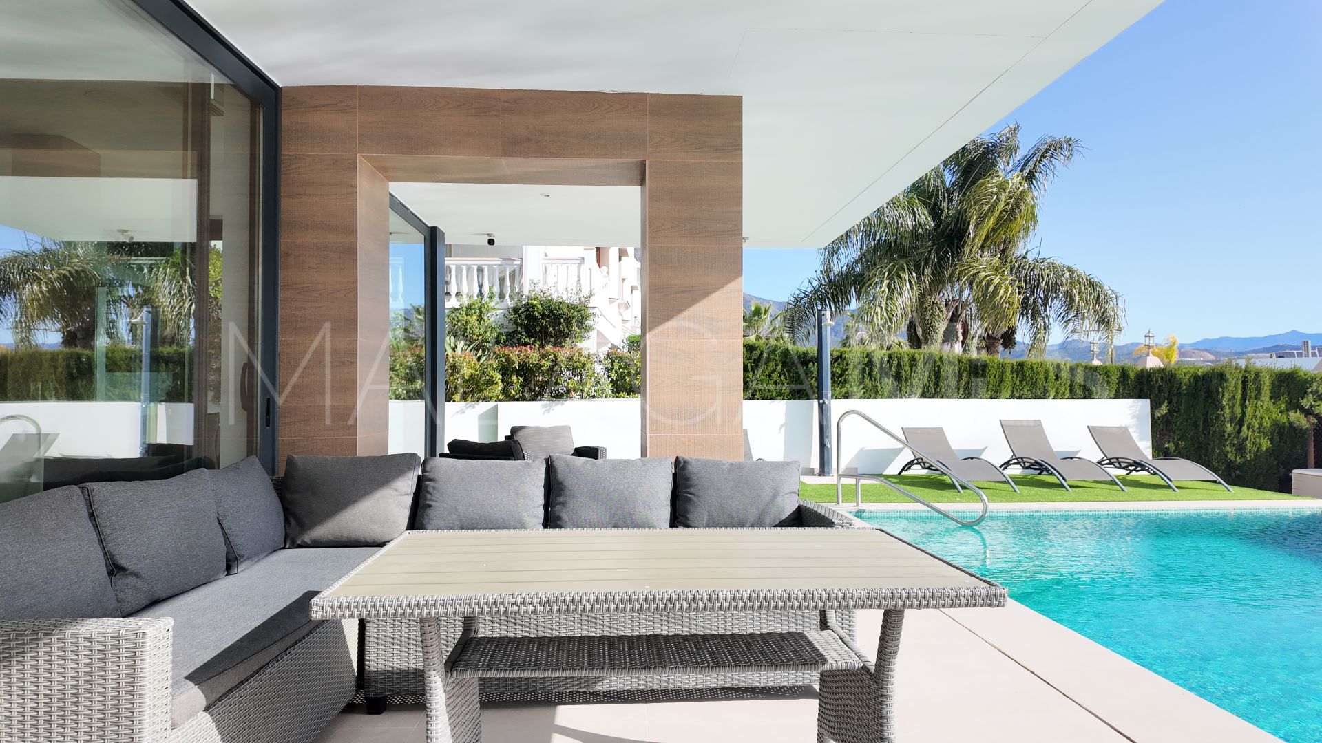 Buy villa in Valle Romano