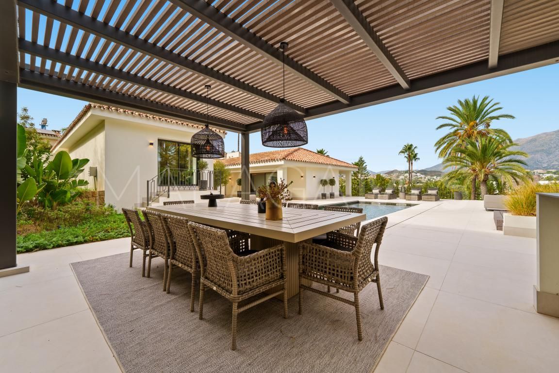 Villa for sale in Nueva Andalucia