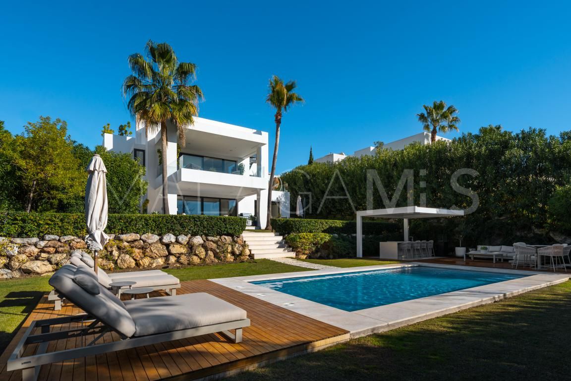 Villa with 6 bedrooms for sale in Nueva Andalucia