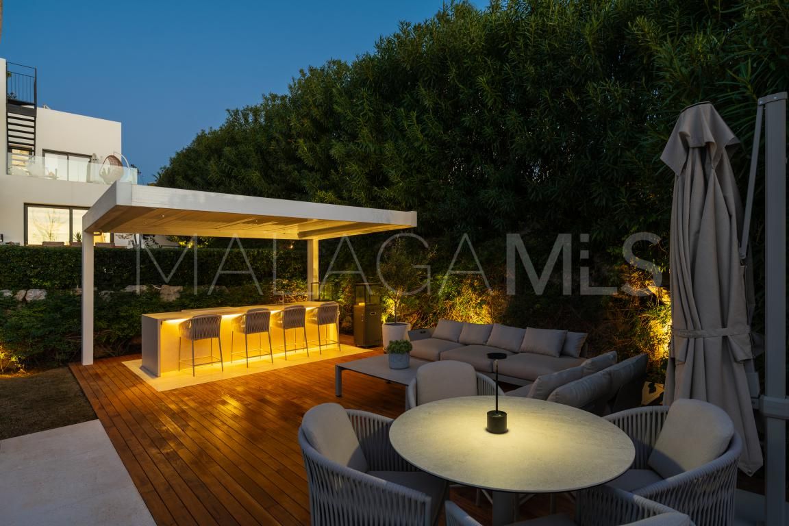 Villa with 6 bedrooms for sale in Nueva Andalucia