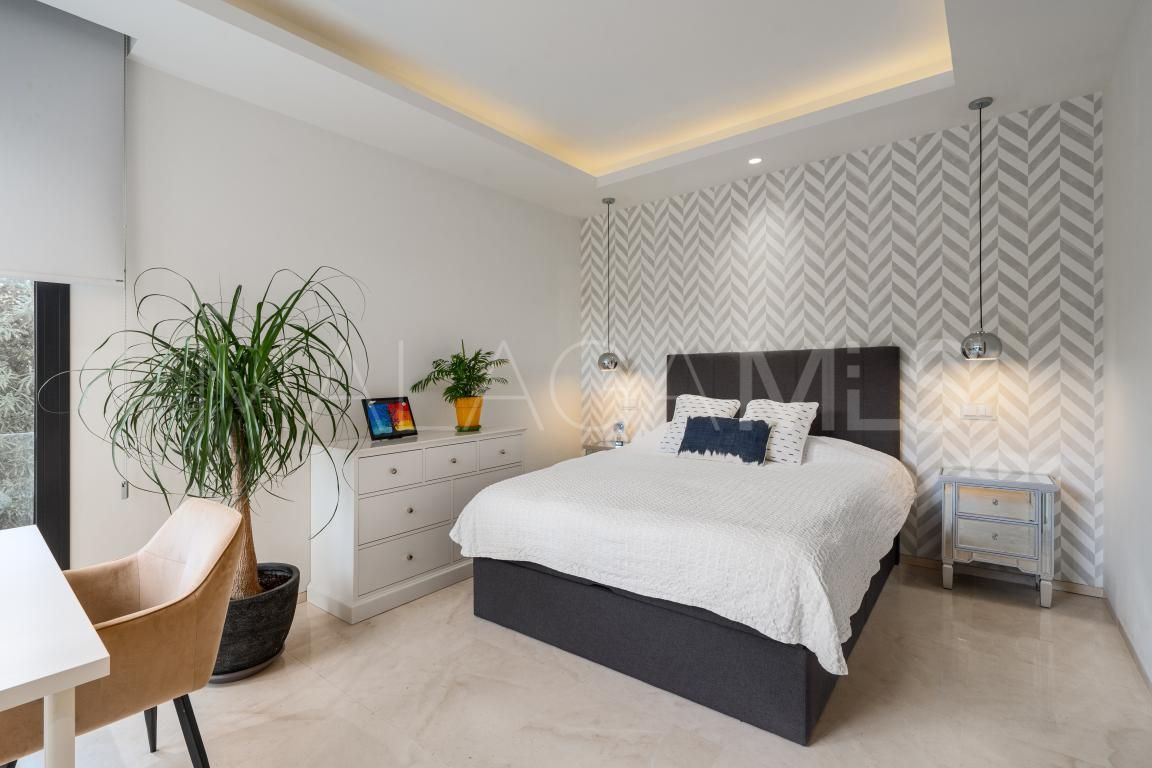 Villa with 6 bedrooms for sale in Nueva Andalucia