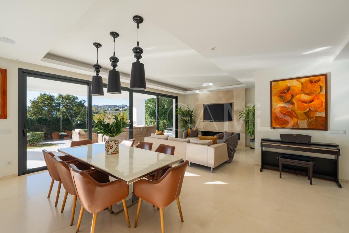 Villa with 6 bedrooms for sale in Nueva Andalucia