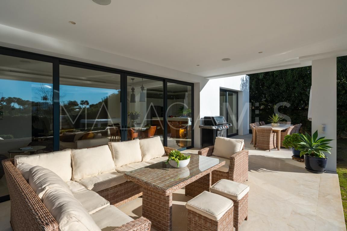 Villa with 6 bedrooms for sale in Nueva Andalucia