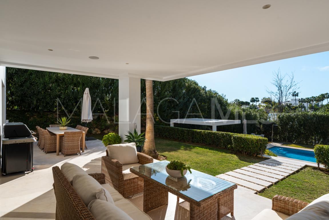 Villa with 6 bedrooms for sale in Nueva Andalucia