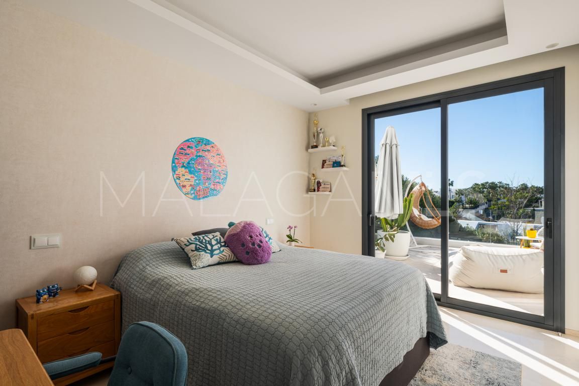 Villa with 6 bedrooms for sale in Nueva Andalucia