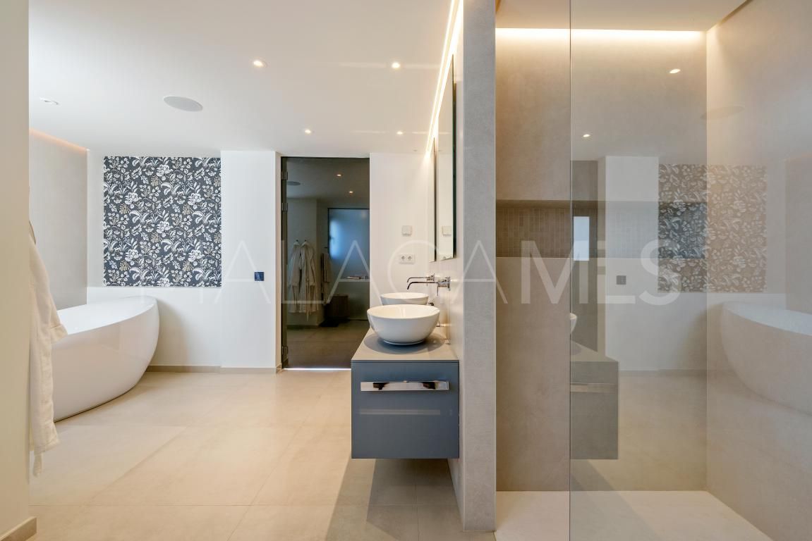 Duplex penthouse for sale in Aloha