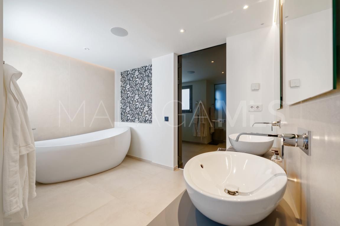 Duplex penthouse for sale in Aloha