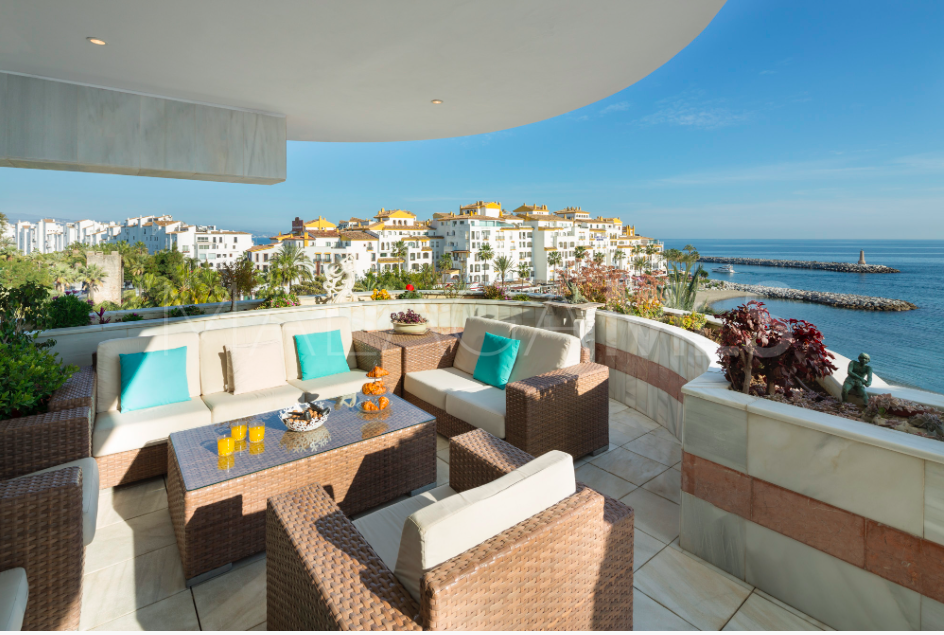 For sale Marbella - Puerto Banus 7 bedrooms triplex