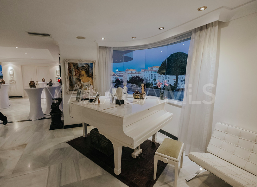 For sale Marbella - Puerto Banus 7 bedrooms triplex
