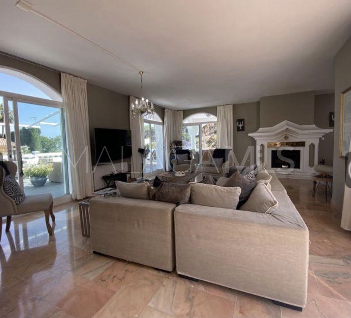 Villa for sale in El Paraiso