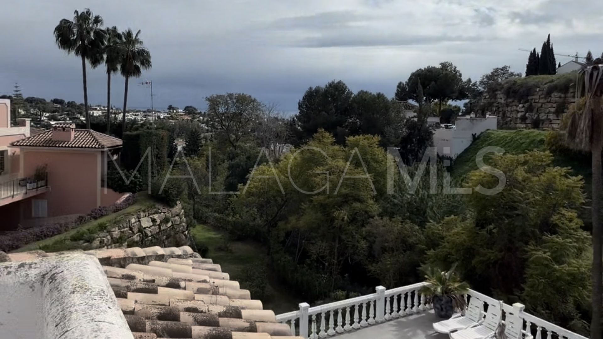 Villa for sale in El Paraiso